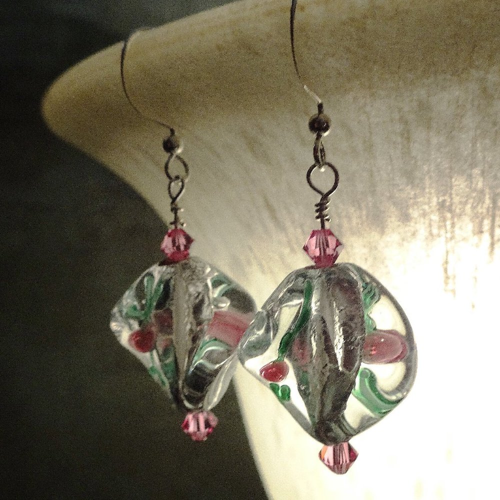 Handcrafted earrings with "flowers in ice" motif & patatina twist design